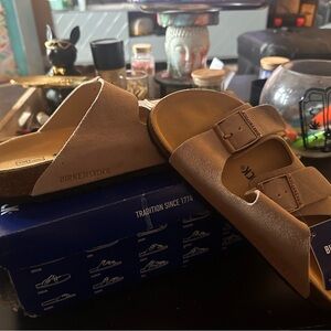 Birkenstock Arizona Soft Buckle Sandals - Tan